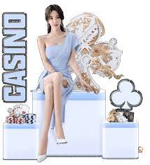 曾单场进利物浦四球！44岁阿尔沙文近照：与友人聚餐举杯